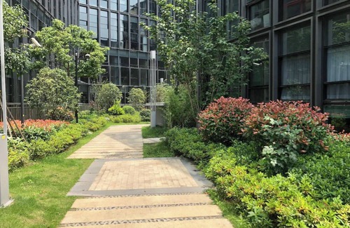 Pudong Apartment | Spacious 3-bedroom Loft apartment with WiFi, AC in heart of Shanghai riverview