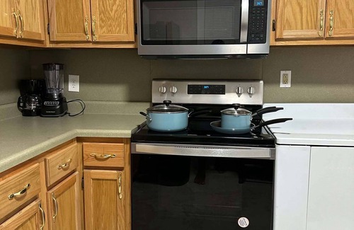 Winston - Salem House | Spacious 3-Bedroom with 4 beds, Fully Furnished Home Near Downtown Winston-Salem