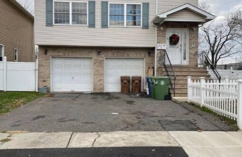 Vauxhall House | Spacious 3 Bedroom Apt Rental Near EWR Airport & NYC