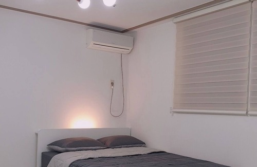 Dunsan-dong Apartment | Spacious 3-bedroom apartment with AC, WiFi in charming Daejeon