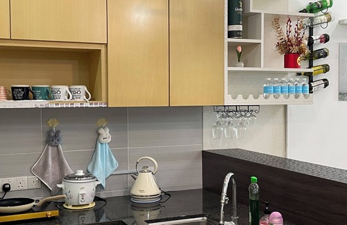 Kuching Apartment | Spacious 3-bedroom apartment with AC, WiFi in charming Kuching