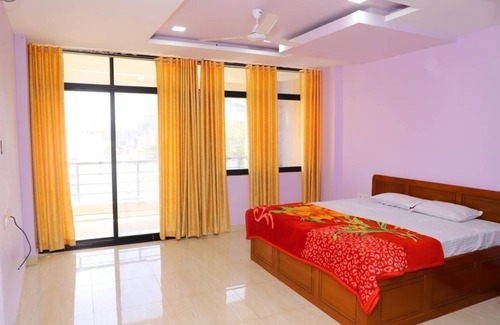 Ujjain Apartment | Spacious 3-bedroom apartment with AC, WiFi in wonderful Ujjain