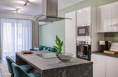 St. Andrew's Apartment | Spacious 3-bedroom apartment with WiFi, AC in beautiful Swieqi
