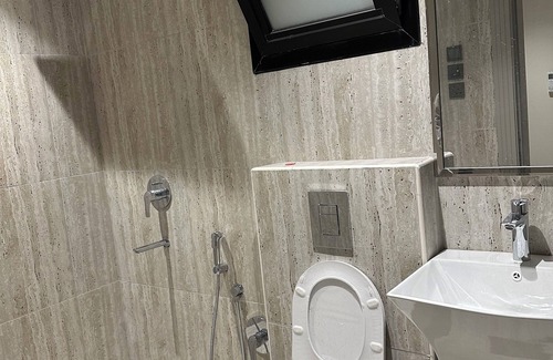 Qurtubah Apartment | Spacious 3-bedroom apartment in superb Qurtobah with WiFi, AC