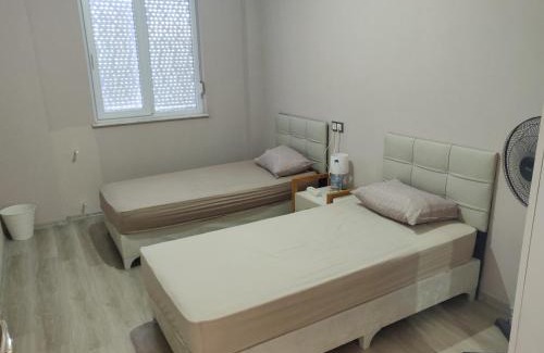 Muratpasa Apartment | Spacious 3 bedroom apartment - Quick drive to Beach, Airport & Center