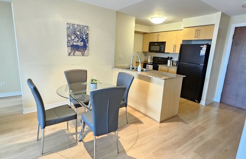 Fairview Condo | Spacious 3 bedroom 2 bathroom condo in the heart of Mississauga w/parking!