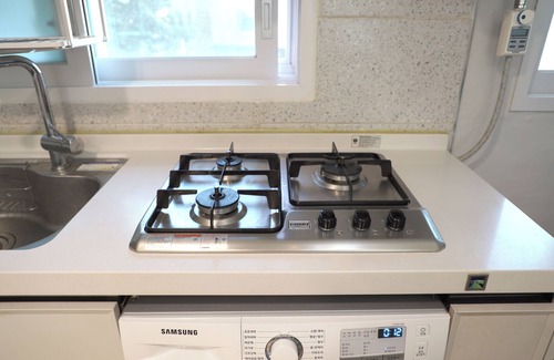 Sinsu-dong Villa | Spacious 3-Bedroom Home in Trendy Seoul Near Gyeongui Line Forest Park.