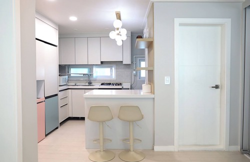 Sinsu-dong Villa | Spacious 3-Bedroom Home in Trendy Seoul Near Gyeongui Line Forest Park.