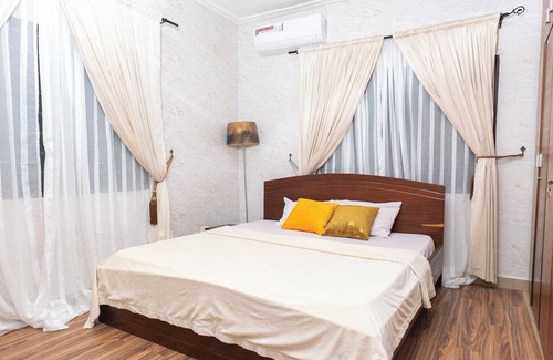 Kweiman House | Spacious 3 Bedroom House in Oyarifa, Accra. Free Wifi & Backup Generator