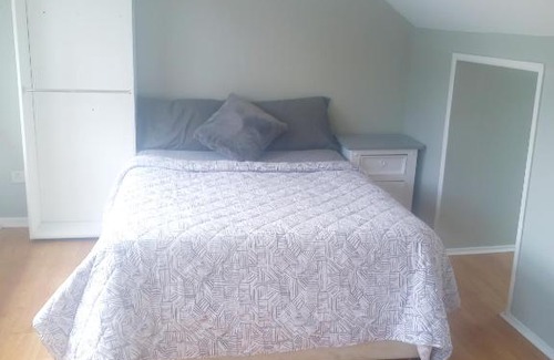 Ennis House | Spacious 3 bedroom house