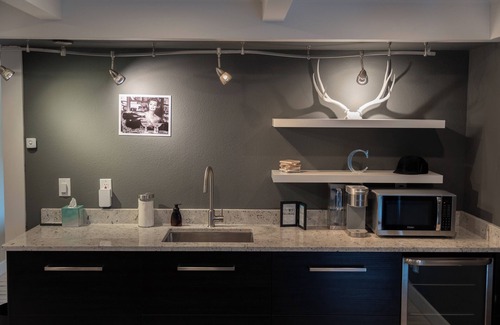 Chelan House | Spacious 3-bedroom house with fitness room, Theatre, WiFi in brilliant Chelan