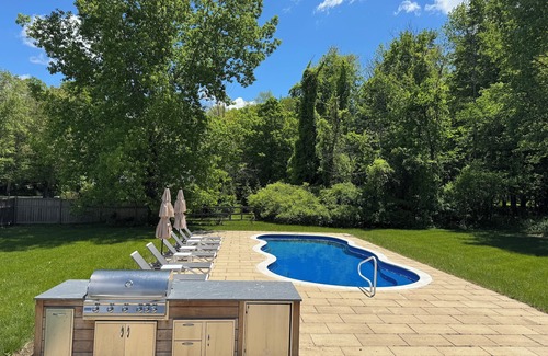 Copake House | Spacious 3-bedroom house in Copake with pool, gym, tennis, and lake access!
