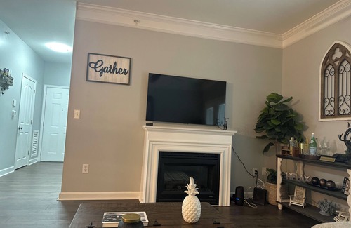Charlotte Apartment | Spacious 3-bedroom with modern upgrades, in awesome University City, Charlotte