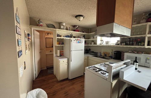 Cypress Apartment | Spacious 3-bedroom with AC and WiFi in welcoming Cypress