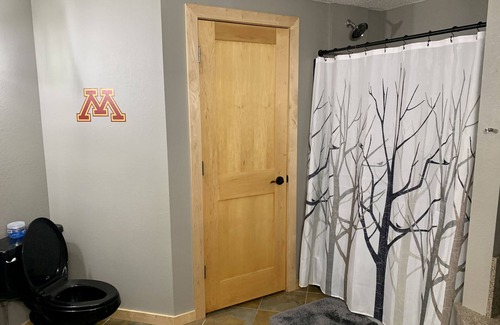 Saint Peter Apartment | Spacious 3 BR 2 Bath Sleeps 10 Downtown St. Peter