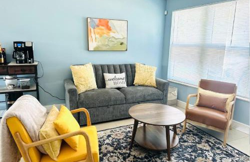 Pompano Beach House | Spacious 3 BR Gem Near Beach Sleeps 10 Pompano Beach