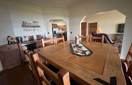 Walker Apartment | Spacious 3 BR Leech Lake beachfront condo