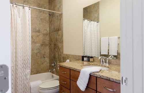 Greater South River City House | Spacious 3 BR near Downtown by Domio