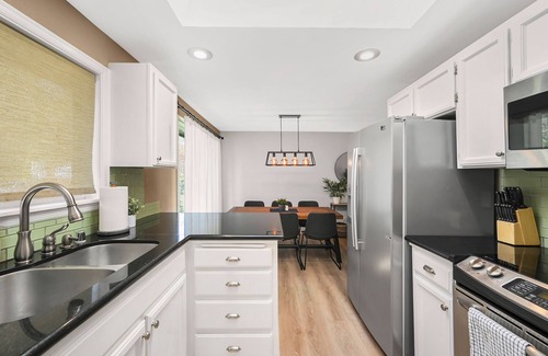 North Creek House | Spacious 3 BR Private Home w/King Bed in Bothell