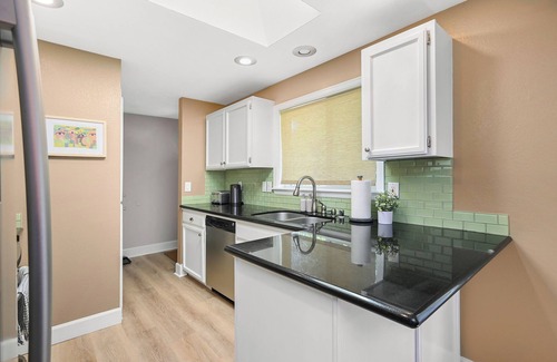 North Creek House | Spacious 3 BR Private Home w/King Bed in Bothell