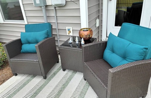 Garden City House | Spacious 3-br townhome near Surfside Beach Pier in Golf card friendly community