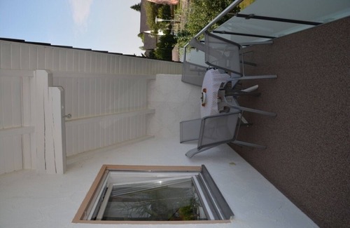 Deiningen Apartment | Spacious 3-star apartment with a large balcony and garden view