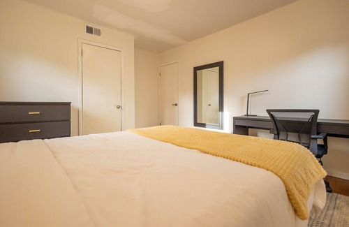 South Orange House | Spacious 3b/2ba Near Train, Pets, Laundry, Parking