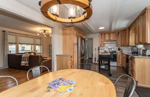 Berea House | Spacious 3BD 2BA w/fenced yard & direct bike trail access. Near GVL, TR, Furman.