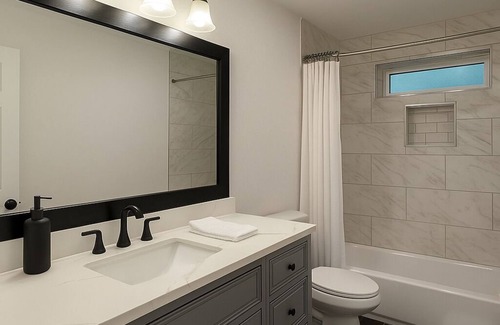 Southeast Houston House | Spacious 3bd 2bth Near Airport/Medical center/downtown!