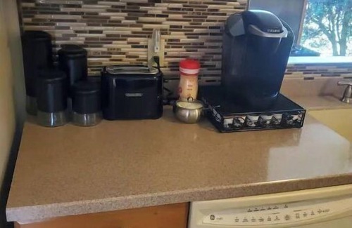 Amherst House | Spacious 3BR/2BA 20 mins from Niagara Falls & the Buffalo Bills Stadium