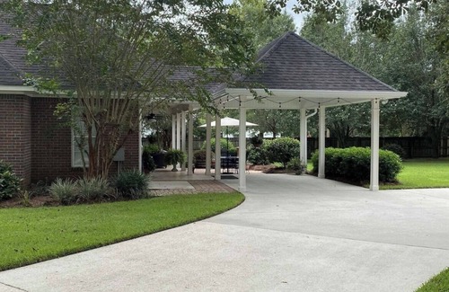 Robertsdale House | Spacious 3BR/3BA Home Near Gulf Shores/Orange Beach Gorgeous Outdoor Space
