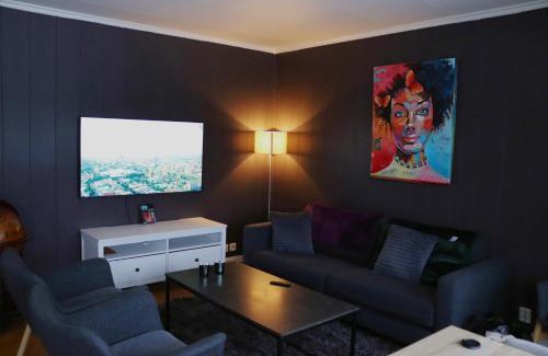 Gjerdrum Municipality Apartment | Spacious 3BR Apartment - Fast Wi-Fi - Free Parking - Near Oslo Airport & City - Les Homes
