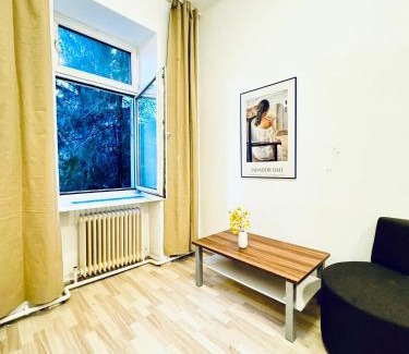 Grinzing Apartment | Spacious 3BR Apt for up to 6P, 10Min to FAC Platz