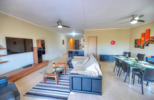 Qala Apartment | Spacious 3BR Apt, perfect for Families & Friends!