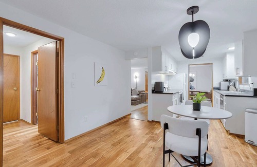 Lake Oswego House | Spacious 3BR Getaway, Fenced Yard & Fireplace
