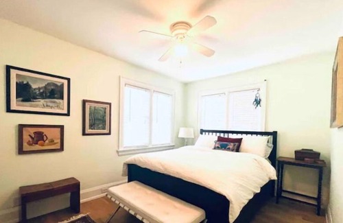 Saint Clair West Village House | Spacious 3BR Hm - Midtown Gem - Ideal for Families - Steps 2 Everything