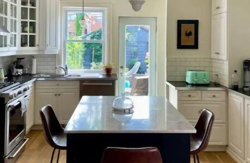 Saint Clair West Village House | Spacious 3BR Hm - Midtown Gem - Ideal for Families - Steps 2 Everything