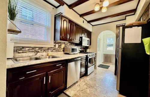 Mount Lebanon House | Spacious 3BR Home w/Movie Theater!nn