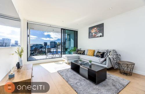 Auckland Central Business District Apartment | Spacious 3BR in Auckland CBD w Parking City Views