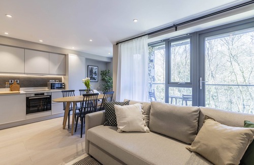 Backbarrow Apartment | Spacious 3BR in Backbarrow with Modern Amenities
