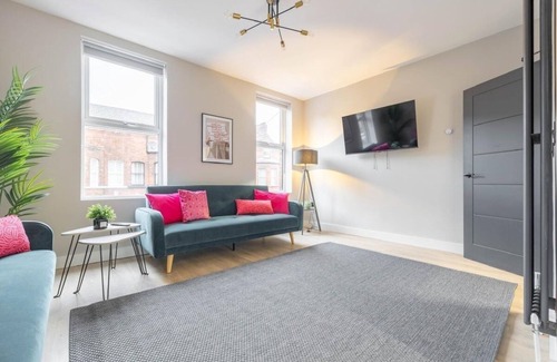 Queens Quarter Apartment | Spacious 3BR in Queens Free Parking