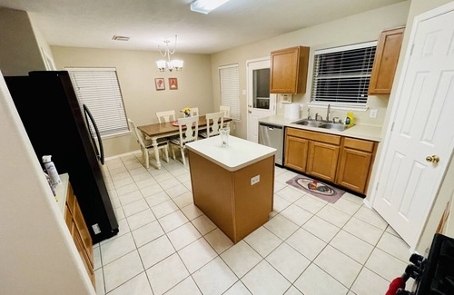 Rosenberg House | Spacious 3BR in Rosenberg | w/30-Day Discounts!