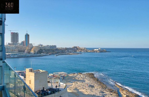 Tower Road Apartment | Spacious 3BR opposite beach - AC