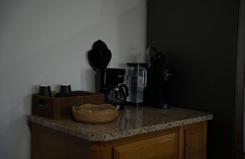 Marathon House | Spacious 3BR Stay Shared Pool - Perfect for families.