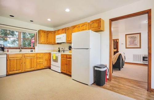 Locustville House | Spacious 3BR with Dock on Working Farm with Pool Table