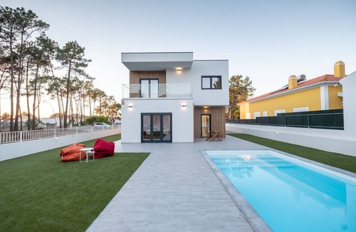 Lagoa de Albufeira Apartment | Spacious 4-bedroom villa with pool near beach in amazing Lagoa de Albufeira