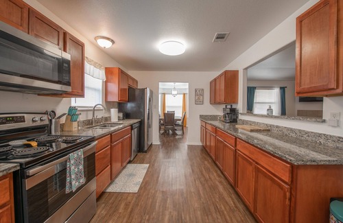 Killeen House | Spacious 4 Bd/2 Ba Home w/Entertainment Rm & Fire Pit - Close to Ft. Cavazos!