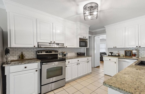 Hattiesburg House | Spacious 4 bd/3 bth Family Home- The Cypress House