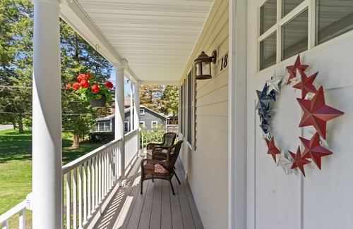 Bristol House | Spacious 4 Bed & 3 Full Bath Home in Bristol, RI - 300ft from the water