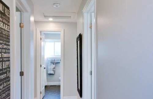 Victoria Hills Apartment | Spacious 4 Bed Family Home - Ping Pong Table